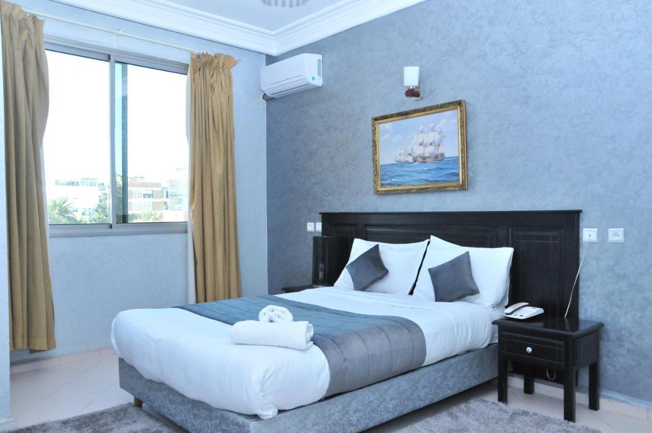 Hotel East West